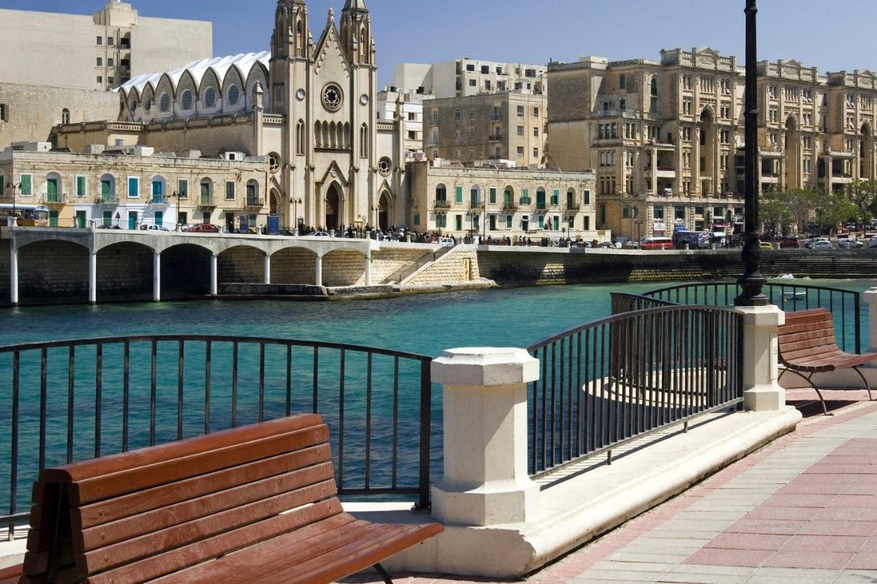 Splendid 2br Apartment, Steps To St Georges Bay Апартаменты